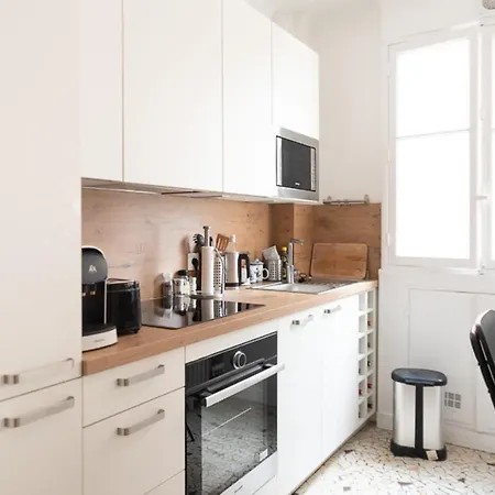 Charming Studio With Balcony In Lejlighed *