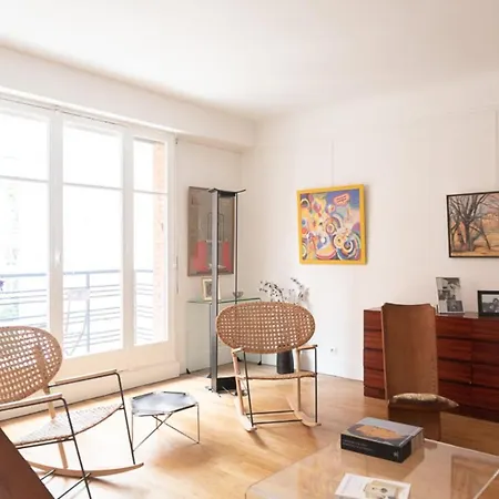 Charming Studio With Balcony In *